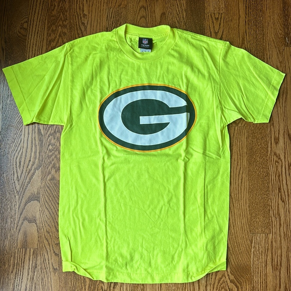 NFL Team Apparel Men’s Green Bay Packers Brightly Colored T -Shirt